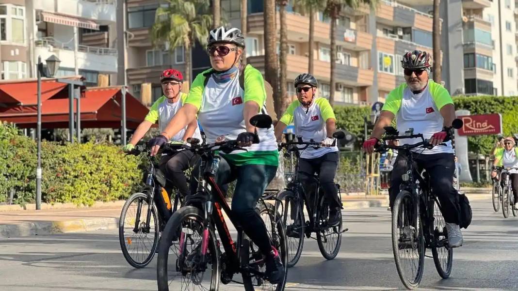 Mersin’de Yüzlerce Kişi Pedal Çevirdi! 4
